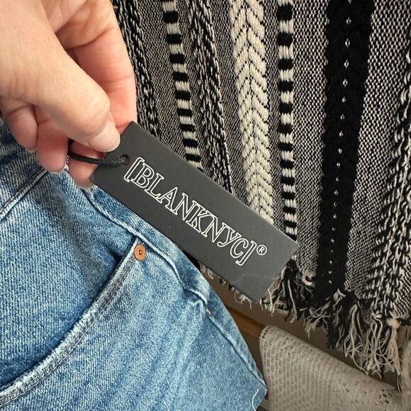 New with tags Blank NYC Distressed Denim High Waisted Cut Off Shorts - Picture 6 of 14